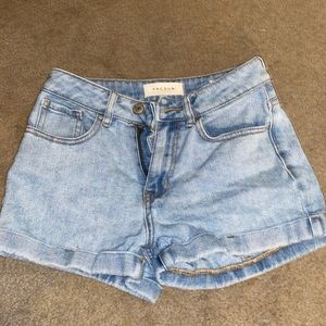 PACSUN MOM SHORT - size 23
